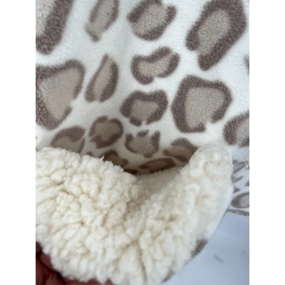 Muk Luks Cream Leopard Print Scarf with Faux Fur Pockets